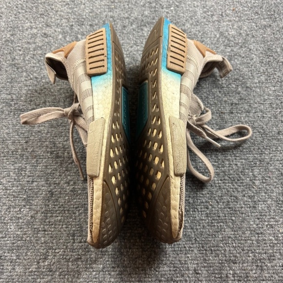 ADIDAS Women’s Originals Nmd R1 Star Wars Rey Runner Sneaker size: 9 - Picture 7 of 16